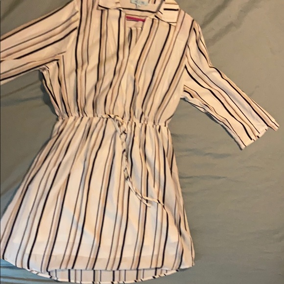 She + Sky 1X White with black & beige stripe dress - Picture 2 of 8